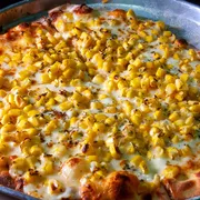 Clássicos: Milho - Pizza Gigante (Ingredientes: Milho, Molho de Tomate, Mussarela, Orégano)