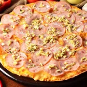 Clássicos: Lombo - Pizza Gigante (Ingredientes: Lombinho Defumado, Molho de Tomate, Mussarela, Orégano)