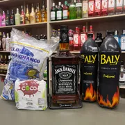 Promoção de Combos: Jack Tradicional 3L + 2 Baly 2L + 1 Gelo 3kg + 1 Gelo Ice Coco 500gr)