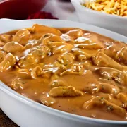 Porções: Strogonoff De Carne - Grande (Ingredientes: ARROZ, Batata Palha, fritas, Salada de Tomate, Strogonoff De Carne)
