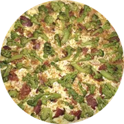 Tradicionais: Brócolis - Pizza Família (Ingredientes:  Alho frito,  Azeitona,  Bacon,  Brócolis,  Catupiry,  Mussarela,  Orégano,  Parmesão, Molho)