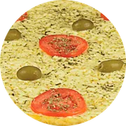 Tradicionais: Napolitana - Pizza Família (Ingredientes:  Azeitona,  Mussarela,  Orégano,  Parmesão,  Rodelas de tomate, Molho)