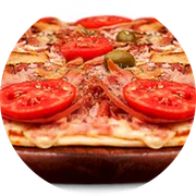 Tradicionais: Presunto - Pizza Família (Ingredientes:  Azeitona,  Cebola,  Mussarela,  Orégano,  Presunto,  Rodelas de tomate, Molho)