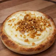 Esfihas Salgadas: Catupiry Com Alho Frito - Esfiha Salgada (Ingredientes: Catupiry, Alho Frito)