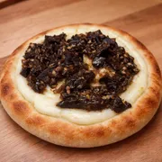 Esfihas Salgadas: Berinjela Com Catupiry - Esfiha Salgada (Ingredientes: Berinjela, Catupiry)