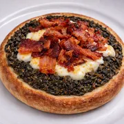 Esfihas Salgadas: Escarola Com Bacon e Mussarela - Esfiha Salgada (Ingredientes: Escarola, Bacon, Mussarela)