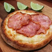 Esfihas Salgadas: Lombo Com Mussarela - Esfiha Salgada (Ingredientes: Lombo, Mussarela)