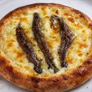 Esfihas Salgadas: Mussarela Com Aliche - Esfiha Salgada (Ingredientes: Mussarela, Aliche)