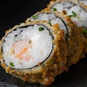 Hot Roll´s: Camarão 08 Peças - Enrolado de Alga, Arroz, Camarão, Cheese, Cebolinha, Empando e Frito