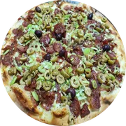 Gourmet: Calabresa Artesanal - Pizza Grande (Ingredientes: Mussarela, Calabresa artesanal, Alho poró, Fatias de azeitona verde)