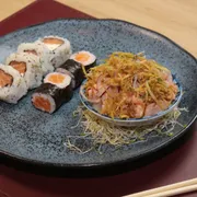 A la carte: Yõsei Fresh - A la carte (Ingredientes: 4 hossomaki phila, 4 uramaki phila, ceviche 150g)