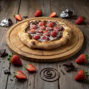 Doces: Sensação - Pizza Grande 35 cm3 sabores (Ingredientes: Chocolate Preto, Morango, Suspiro)