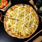 Tradicionais: Frango - Pizza Grande (Ingredientes: Catupiry, Frango, Milho, Mussarela, Orégano)