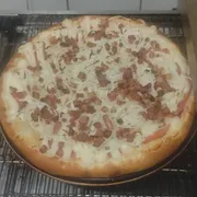 Especiais II: 54- Paulista - Pizza Grande (Ingredientes: Molho, Mussarela, Calabresa, Tomate, Catupiry, Bacon, Cebola)