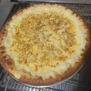 Tradicionais: 01- 3 Queijos - Pizza Grande (Ingredientes: Molho, Catupiry, Mussarela, Provolone, Orégano)