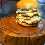 Hamburguer: AMERICA EGGS BURGUER - Hamburguer (Ingredientes: )