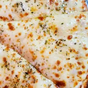 Tradicionais: 40 - Quatro Queijos - Pizza Grande (Ingredientes: Catupiry, Molho de Tomate, Mussarela, Parmesão, Provolone)