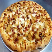 Clássicos: Frango C/ Bacon - Pizza Gigante (Ingredientes: Bacon, Frango Desfiado, Molho de Tomate, Mussarela, Orégano)