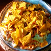 Clássicos: Mexicana - Pizza Gigante (Ingredientes: Carne Moída, Cheddar, Doritos, Molho de Tomate, Molho Picante, Mussarela)
