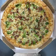 Tradicional: Brócolis C/ Bacon - Pizza Grande (Ingredientes: Molho de Tomate,  Brócolis,  Bacon,  Mussarela, Orégano)