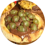 Esfihas Doce: Sensação de Uva - Esfihas Artesanais, Delícia Árabes. (Ingredientes: Chocolate com Uva)