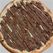 Doces: Chocolate Preto - Pizza Gigante (Ingredientes: Chocolate Preto, Creme de Leite, Mussarela)
