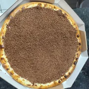 Doces: 102- Brigadeiro - Pizza Grande (Ingredientes: Creme de Leite, Chocolate ao Leite, Chocolate Granulado)