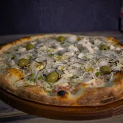 Tradicionais: 09- Portuguesa - Pizza Grande (Ingredientes: Muçarela,  Presunto,  Ovo,  Ervilha,  Palmito,  Cebola,  Azeitona,  orégano)
