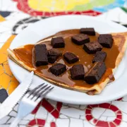 Crepes: Doce de leite com Brownie - Crepe (Ingredientes: Brownie, Doce de Leite)