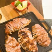Porções: Porção de Picanha Suína c/ Cebola 500g - Porções