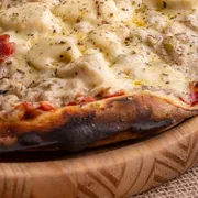 Tradicionais: DA MAMA - Pizza Grande (Ingredientes: Atum, Cebola, Coberta cMussarela, Ervilha, Molho de Tomate, Orégano, Palmito)