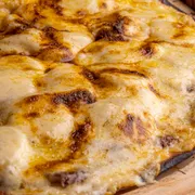 Doces: BANANA - Pizza Grande (Ingredientes: Banana fatiada, Canela, Coberta cMussarela, Doce de Leite)