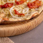 Novidades: PAÍS DE GALES - Pizza Grande (Ingredientes: Alho Poró, Molho de Tomate, Mussarela, Orégano, Tomate Seco)