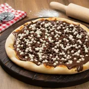 Doces: Chocoball - Pizza Grande 35 cm3 sabores (Ingredientes: Chocoball, Chocolate Preto)