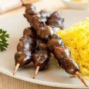 STOP REFEIÇÃO: Espero de Coração de Frango- Completo - STOP REFEIÇÃO (Ingredientes: Arroz, Batata palito, Batatonese, Farofa, Vinagrete)