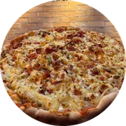 Defumados: A Moda do Pizzaiolo - Pizza Broto (Ingredientes: Atum,  Bacon,  Cebola, Mussarela,  Catupiry,  Parmesão)