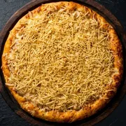Tradicionais: Hot-Dog - Pizza Grande (Ingredientes: Molho, Mussarela, Orégano, Strogonoff de Salsicha, Batata Palha)