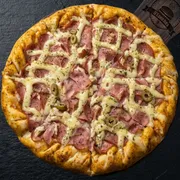 Especiais: Lombo Cremoso - Pizza Grande (Ingredientes: Molho, Mussarela, Creme de Leite, Lombo Canadense, Tomate, Catupiry, Azeitona, Orégano)