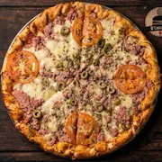 Tradicionais: Napolitana - Pizza Grande (Ingredientes: Molho, Presunto, Mussarela, Tomate, Azeitona, Orégano)