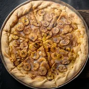 Doces: Banana Com Canela - Pizza Grande (Ingredientes: Mussarela, Banana, Açúcar, Canela em Pó)