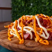 Porções: Batata Super Recheada G - Porção (Ingredientes: 1.200g batata, bacon, Calabresa, catupiry, cheddar, Mussarela)