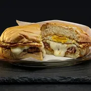 Lanches: X-Burguer - Lanches Simples (Ingredientes: Pão de Hambúrguer, Maionese, Hambúrguer, Ovo, Presunto, Queijo)