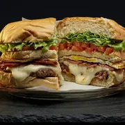 Lanches: X-Egg Calabresa - Lanches Simples (Ingredientes: Pão de Hambúrguer, Maionese, Presunto, Queijo, Hambúrguer, Calabresa, Ovo, Alface, Tomate)