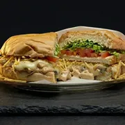 Lanches: X-Strogonoff de Frango - Lanches Simples (Ingredientes: Pão de Hambúrguer, Maionese, Alface, Tomate, Strogonoff de frango, Queijo, Batata Palha)