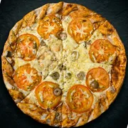 Tradicionais: Mussarela - Pizza Grande (Ingredientes: Molho, 2x Mussarela, Tomate, Azeitona, Orégano)