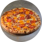 Tradicionais: Basca - Pizza Familia (Ingredientes: Molho de Tomate, Mussarela, Bacon, Tomate, Cheddar, Orégano)