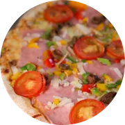 Tradicionais: Portuguesa - Pizza Familia (Ingredientes: Molho de Tomate, Mussarela, Presunto, Cebola, Pimentão, Azeitona)