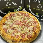 Tradicionais: 22.Calabresa Acebolada - Pizza Grande (Ingredientes: Calabresa Fatiada, Cebola, Molho Artesanal, Mussarela, Orégano)