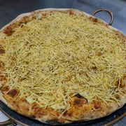 Tradicionais: 50.Estrogonofe de Carne - Pizza Grande (Ingredientes: Batata Palha, Estrogonofe de Filé Mignon, Molho Artesanal, Mussarela, Orégano)