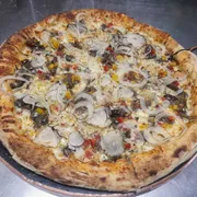 Premium: 72.Berinjela - Pizza Grande (Ingredientes: Alho Crocante, Berinjela, Cebola, Molho Artesanal, Mussarela, Orégano)